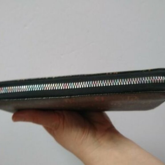 Dooney and Bourke Signature Large Wallet Fashion - Picture 3 of 10